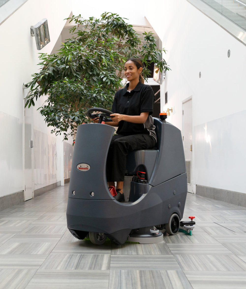 Numatic CRL8072 NX1K RIDE ON SCRUBBER DRYER