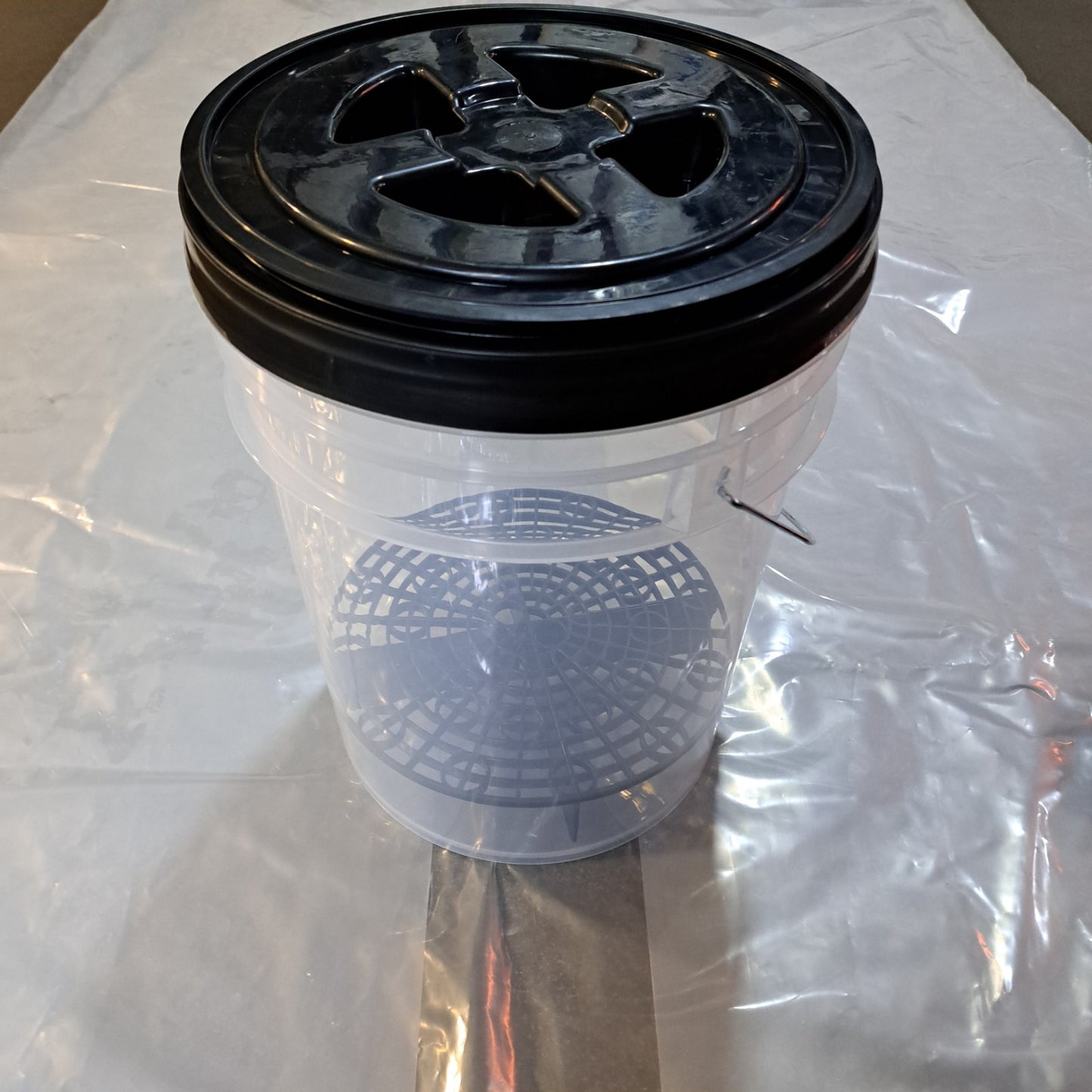 Grit Guard Wash Bucket With Gamma Seal Bucket Lid