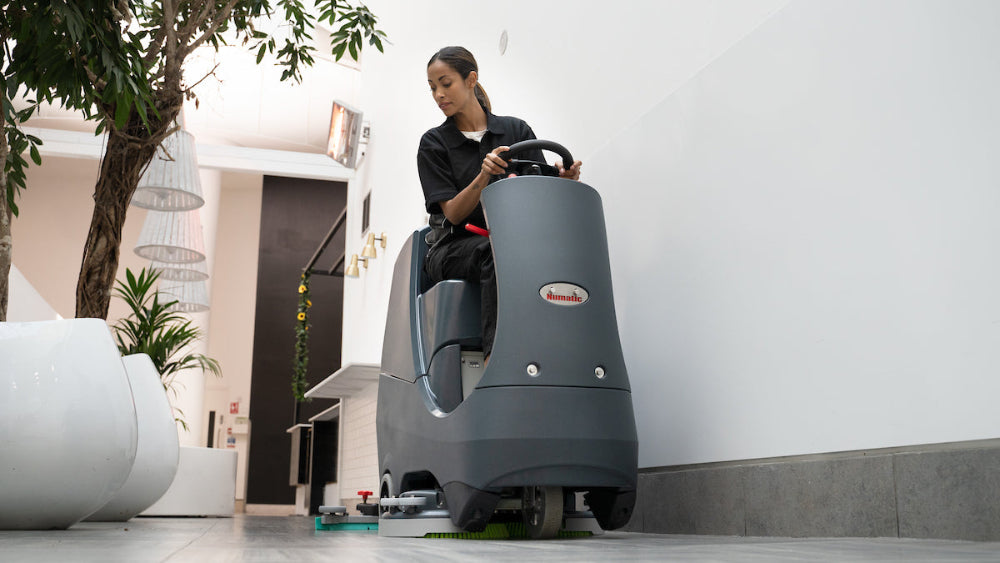 Numatic CRL8072 NX1K RIDE ON SCRUBBER DRYER