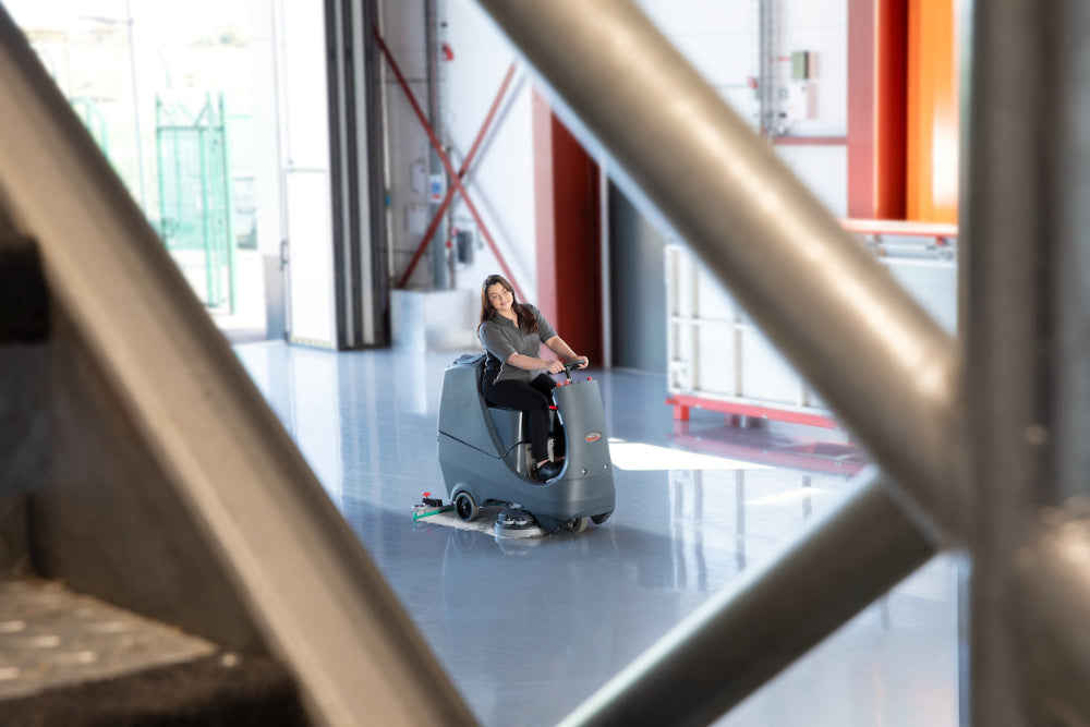 Numatic CRL8072 NX1K RIDE ON SCRUBBER DRYER